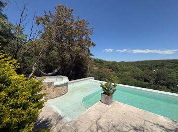 Casa de 4 ambientes, Mendiolaza · Venta - Casa 3 Dorm. - Gran Patio y Piscina - 212 m² / 1221 m 2 Totales - Mendiolaza