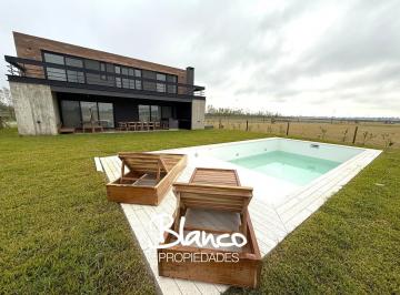 Casa · 288m² · 5 Ambientes · 1 Cochera · Casa en Venta en Puertos, Barrio Amarras, Escobar, G. B. a. Zona Norte