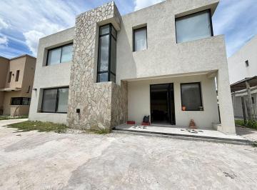 Casa · 230m² · 5 Ambientes · 1 Cochera · Casa en Alq. Temporario en Lagoon Pilar, Pilar, G. B. a. Zona Norte