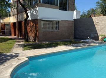 Casa de 6 ambientes, Villa Allende · Vendo Casa de 3 Dorm con Pileta en Barrio Golf Villa Allende