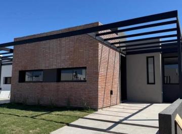 Casa · 80m² · 2 Ambientes · 1 Cochera · Dúplex en Venta en Pb 2 Dorm 2 Baños en Rincones de Manantiales