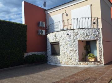 Casa · 315m² · 3 Dormitorios · 3 Cocheras · Casa 3 Dorm. - Cruz del Eje