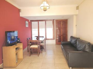 Casa · 56m² · 3 Ambientes · 1 Cochera · PH. 3 Amb. Al Frente - 56 m². - San Cayetano