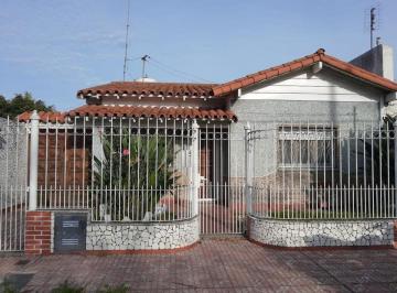 Casa de 3 ambientes, Lomas de Zamora · Chalet 3 Ambientes, Lote 10x23. Dos Dorm.. Apto Credito.