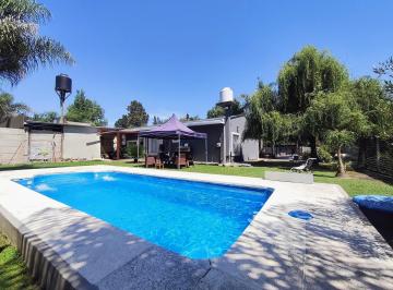 Casa · 108m² · 4 Ambientes · 2 Cocheras · Venta de Casa con Pileta Lote 700 M! Oportunidad! Tortuguitas