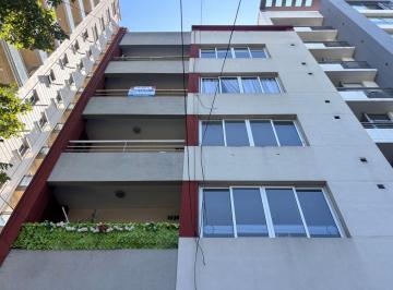 Departamento de 2 ambientes, Lomas de Zamora · Departamento Dos Ambientes con Cochera en Alquiler en Banfield