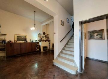 Casa de 5 ambientes, Córdoba · Casa con 4 Dorm. y 218 m² en Venta en Crisol Sur