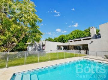 Casa · 145m² · 4 Ambientes · 4 Cocheras · Casa en Venta en Los Puentes - Luján