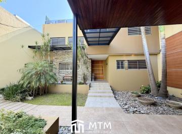 Casa · 499m² · 4 Dormitorios · 6 Cocheras · Casa en Venta Rosario Alberdi.