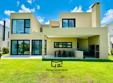 Casa · 265m² · 6 Ambientes · 4 Cocheras · Casa en Venta en El Cantón Golf con 5 Dorm. Al Golf