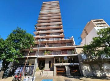 Departamento · 90m² · 4 Ambientes · Departamento de 3 Dorm. con Balcón y Cochera en Venta en La Plata