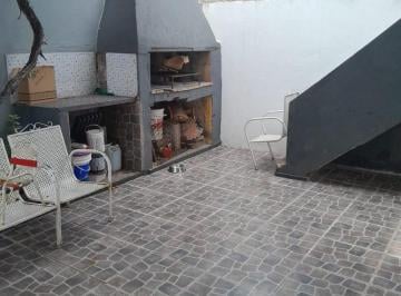 Casa de 5 ambientes, Rosario · 2 Dorm. y Jardin en Sarmiento! - Damas Mendocinas 410