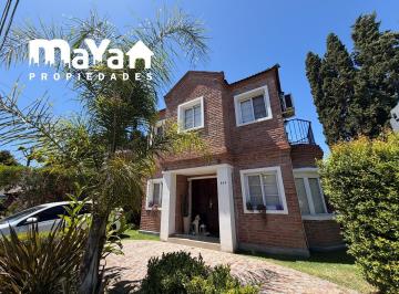 Casa · 144m² · 3 Ambientes · 2 Cocheras · Casa en Venta - Club Privado Loma Verde