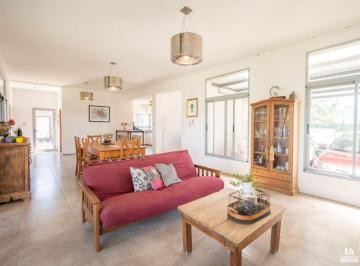 Imagen 1 · Casa en Venta Aires del Llano Barrio 1.
