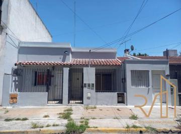 Casa de 3 ambientes, Ezeiza · Vivienda Multifamiliar. 3 Deptos Ideal Renta