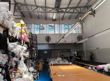 Depósito · 353m² · 3 Ambientes · Depósito en Venta en Flores