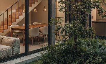 Casa · 154m² · 7 Ambientes · Venta de Casa de Pasillo a Estrenar — 3 Dorm.
