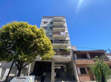 JYB-JYB-2336_2 · Departamento de un Dormitorio con Cochera y Patio en 57 18 y 19.