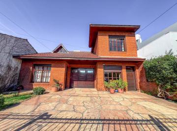 Casa · 330m² · 7 Dormitorios · 2 Cocheras · Propiedad en Block: Chalet 5 Amb. + Dúplex 4 Amb. - Guido y Formosa