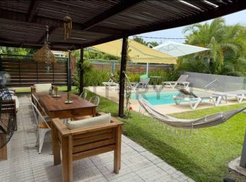 Casa · 142m² · 3 Dormitorios · 4 Cocheras · Venta Casa - Próx a Centro y Playa - 3d - 3baños - Piscina Climatizada - Punta del Este