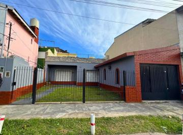 Casa · 83m² · 4 Ambientes · 1 Cochera · Casa en Villa Santos Tesei