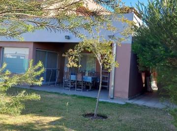 Casa · 100m² · 4 Ambientes · 4 Cocheras · Casa en Venta Casas de Santa Maria