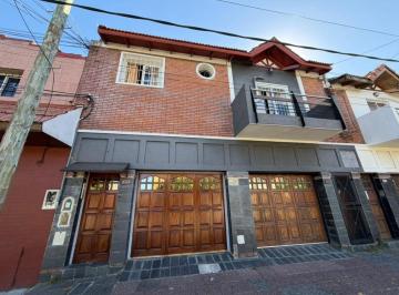 PH de 3 ambientes, Avellaneda · PH en Venta de Dos Pisos Al Frente en Villa Dominico (Buena Ubicación)
