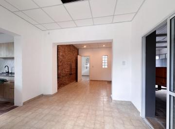 Casa · 147m² · 3 Ambientes · 1 Cochera · Venta/permuta - Casa Reciclada de 2 Dorm., Quincho, Cochera y Jardin - Cañada de Gomez, Santa