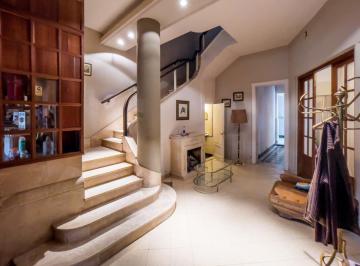 Casa · 438m² · 5 Ambientes · 1 Cochera · Casa de 4 Dormitorio, Patio, Terraza, Cochera, Barrio Martin