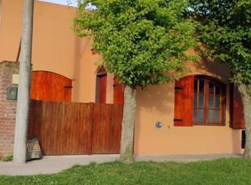 Casa · 70m² · 4 Ambientes · 1 Cochera · Oportunidad Real de Inversion Familiar