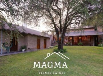 Casa de 12 ambientes, Córdoba · Casa en Venta Lomas de La Carolina! 3 Dor - 1 Escritorio!