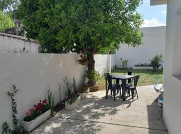 Casa · 139m² · 4 Ambientes · 1 Cochera · Casa en Venta - 3 Dorm. 2 Baños - Río Ceballos