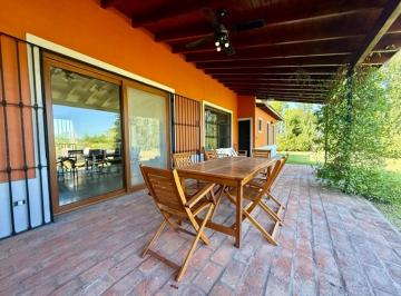 Casa · 198m² · 4 Ambientes · 5 Cocheras · Club de Campo La Ranita, Lujan, Provincia de Buenos Aires