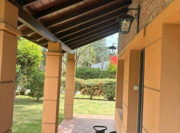 Casa de 5 ambientes, Berazategui · Hermoso Chalet de 5 Amb. en El Pato Country Club
