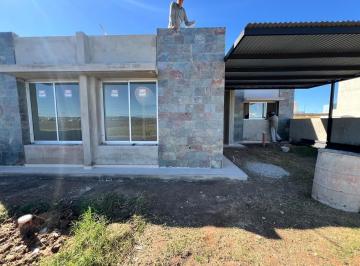 Casa · 300m² · 3 Ambientes · 2 Cocheras · Casa en Venta 3 Dorm Terrazas de Manantiales