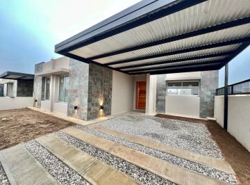 Casa · 145m² · 3 Ambientes · 2 Cocheras · Casa en Venta 3 Dorm Terrazas de Manantiales Todo Planta Baja!
