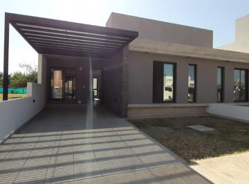 Casa · 125m² · 4 Ambientes · 2 Cocheras · Casa en Venta en San Ignacio Village