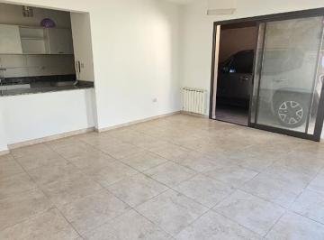 Casa · 180m² · 6 Ambientes · 2 Cocheras · Casa en Miradores de Manantiales