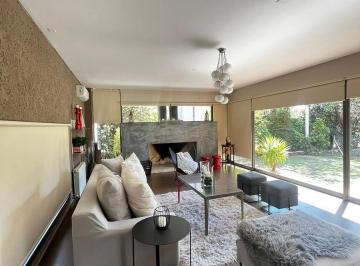 Casa · 380m² · 5 Ambientes · 2 Cocheras · Casa en Venta en Cañuelas Country