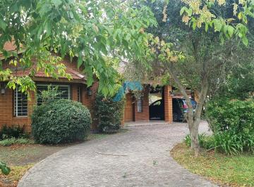 Casa · 194m² · 6 Ambientes · 3 Cocheras · Casa Chalet en Venta en La Otilia, Pilar, G. B. a. Zona Norte