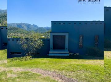 Casa de 4 ambientes, Unquillo · Se Vende Inmueble en Corral de Barrancas Unquillo