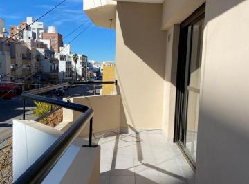 Departamento de 3 ambientes, Puerto Madryn · Depto Sobre Av con Cochera. a 1 Cuadra del Mar