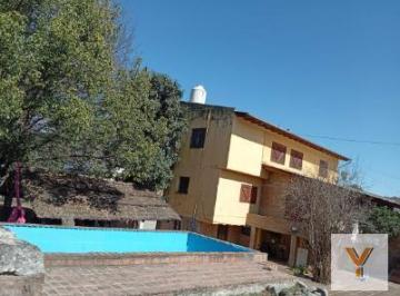 Edificio · 623m² · 15 Ambientes · Complejo de Departamentos en Venta - 10 Dorm. 6 Baños - Unquillo