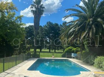 Casa · 370m² · 9 Ambientes · 1 Cochera · El Ombu - 5 Dorm. Sobre Lote con Hermosa Vista Al Golf