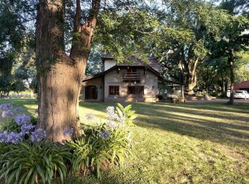 Campo · 414m² · 5 Ambientes · 2 Cocheras · Chacra en Zelaya