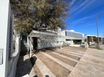 Casa · 90m² · 2 Ambientes · 2 Cocheras · Departamento en Costas de Manantiales