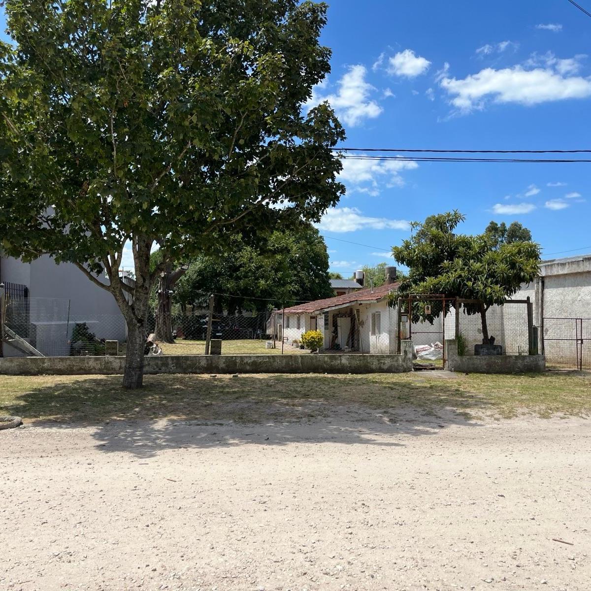 Lote de 766 m² en Los Pinares, ideal para proyectos