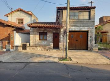 Casa de 4 ambientes, Morón · Casa 4 Ambientes con Jardin en Castelar