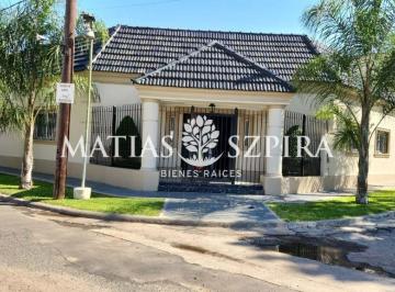 Casa · 410m² · 4 Ambientes · 2 Cocheras · Venta Casa 4 Ambientes en Ciudad Evita