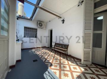 PH · 47m² · 2 Ambientes · Venta PH 3 Ambientes con Patio en Banfield Reciclado a Nuevo Apto Credito Cochera Opcional